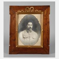 Rahmen mit Schleifenbekrönung, Ende 19. Jh.111