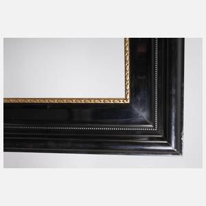 Drei schwarze Lackleisten