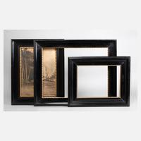 Drei schwarze Lackleisten111