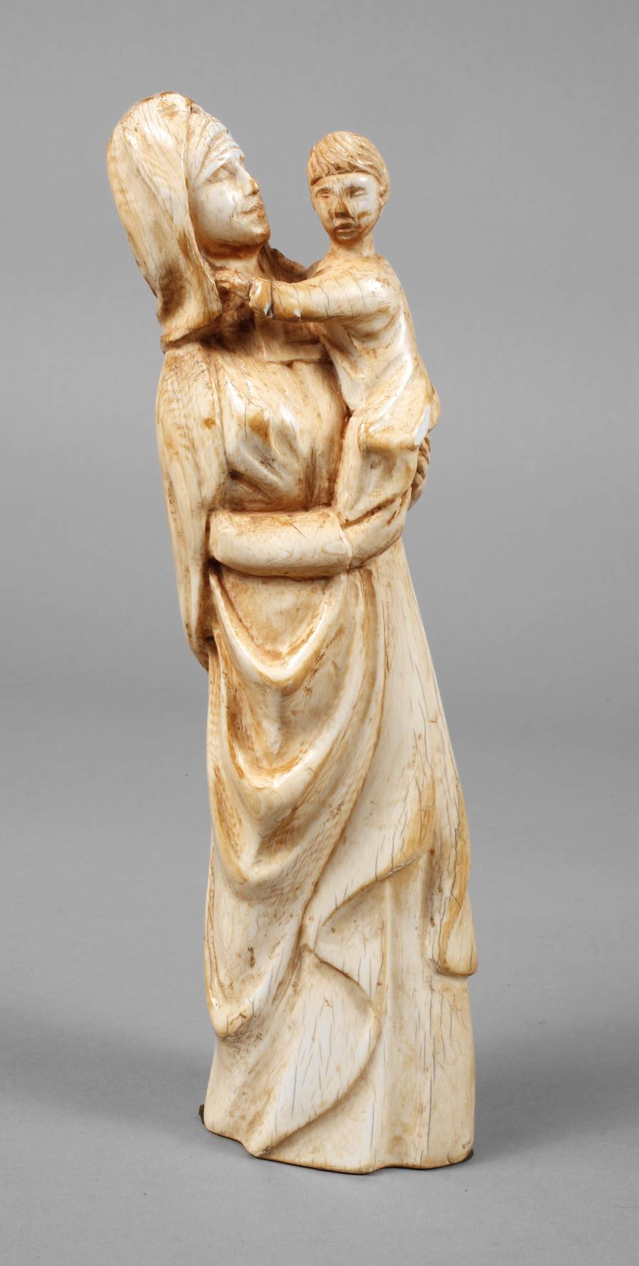 Elfenbeinschnitzerei Madonna