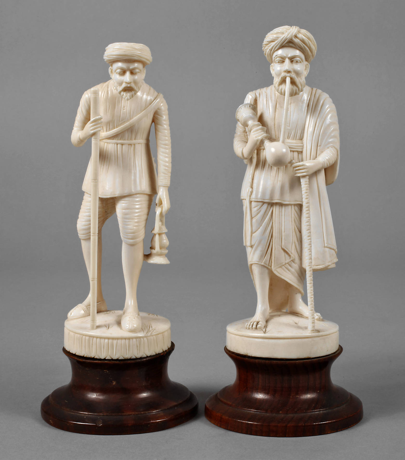 Paar Elfenbeinschnitzereien