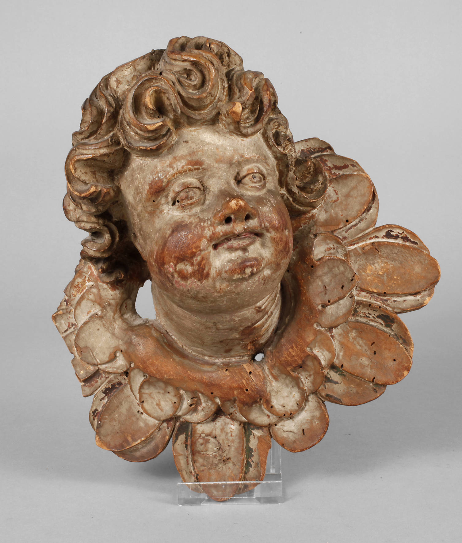 Geschnitzter Engelskopf