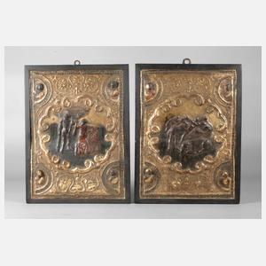 Paar geschnitzte Wandreliefs