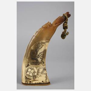 Drei jagdliche Pulverflaschen