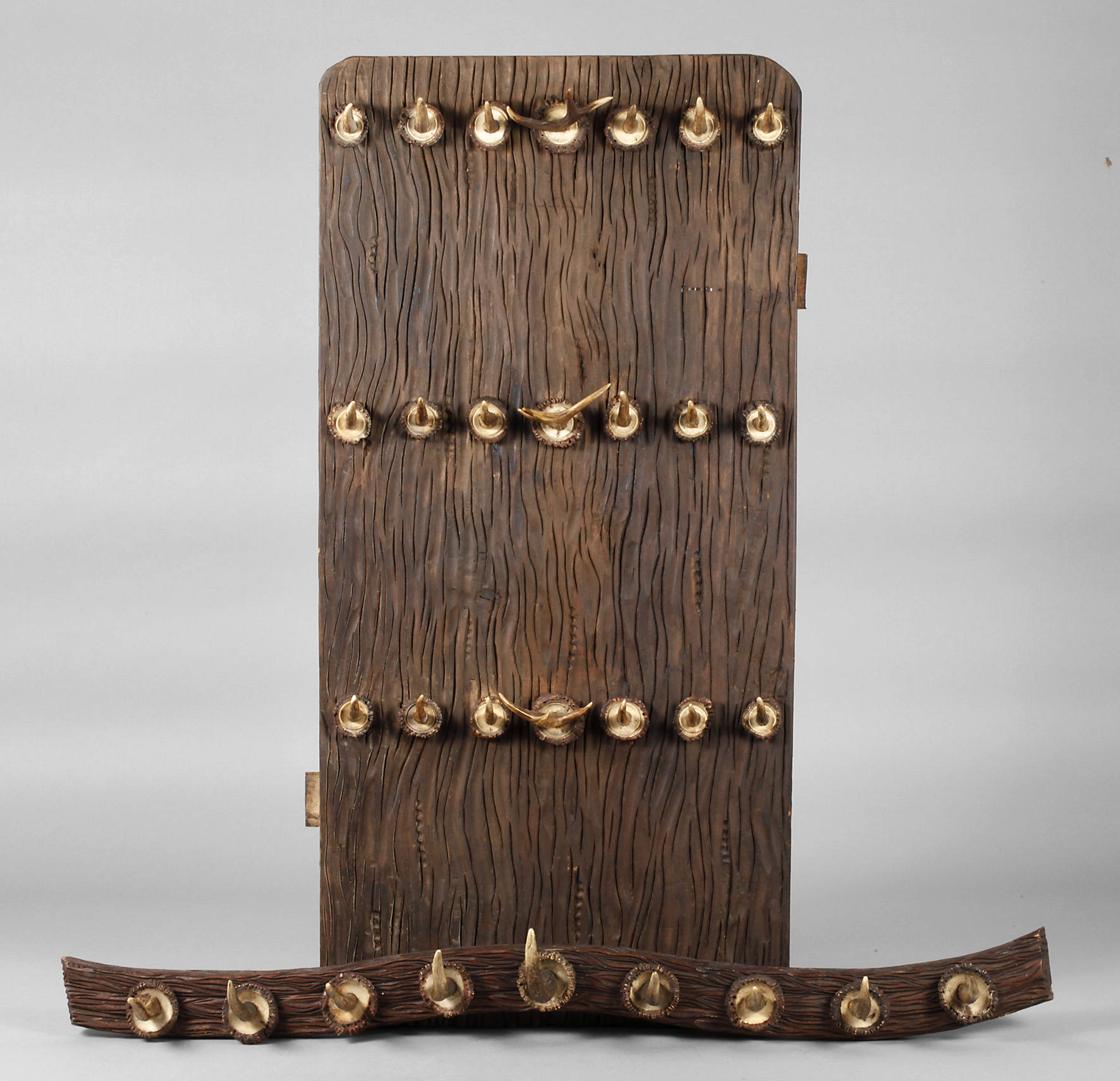 Jagdliches Garderobenbrett und Hakenleiste