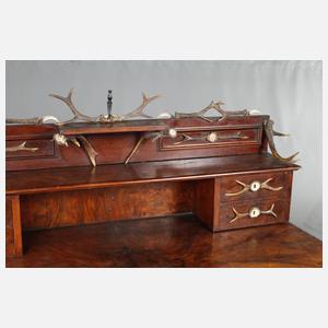 Jagdlicher Schreibtisch