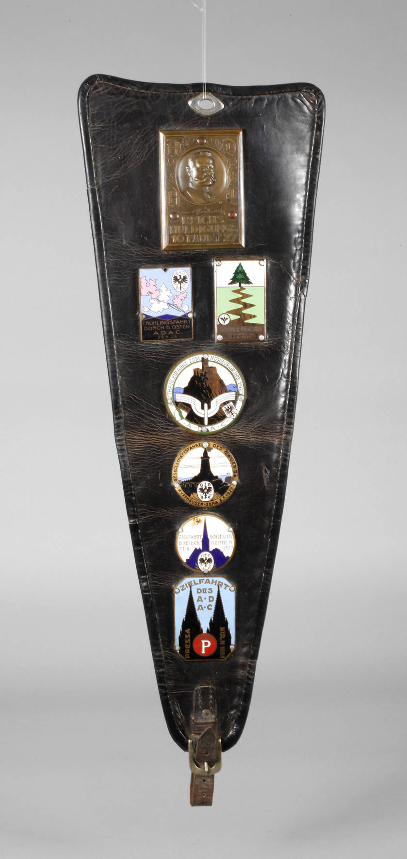 Kühlerschutz mit ADAC-Plaketten