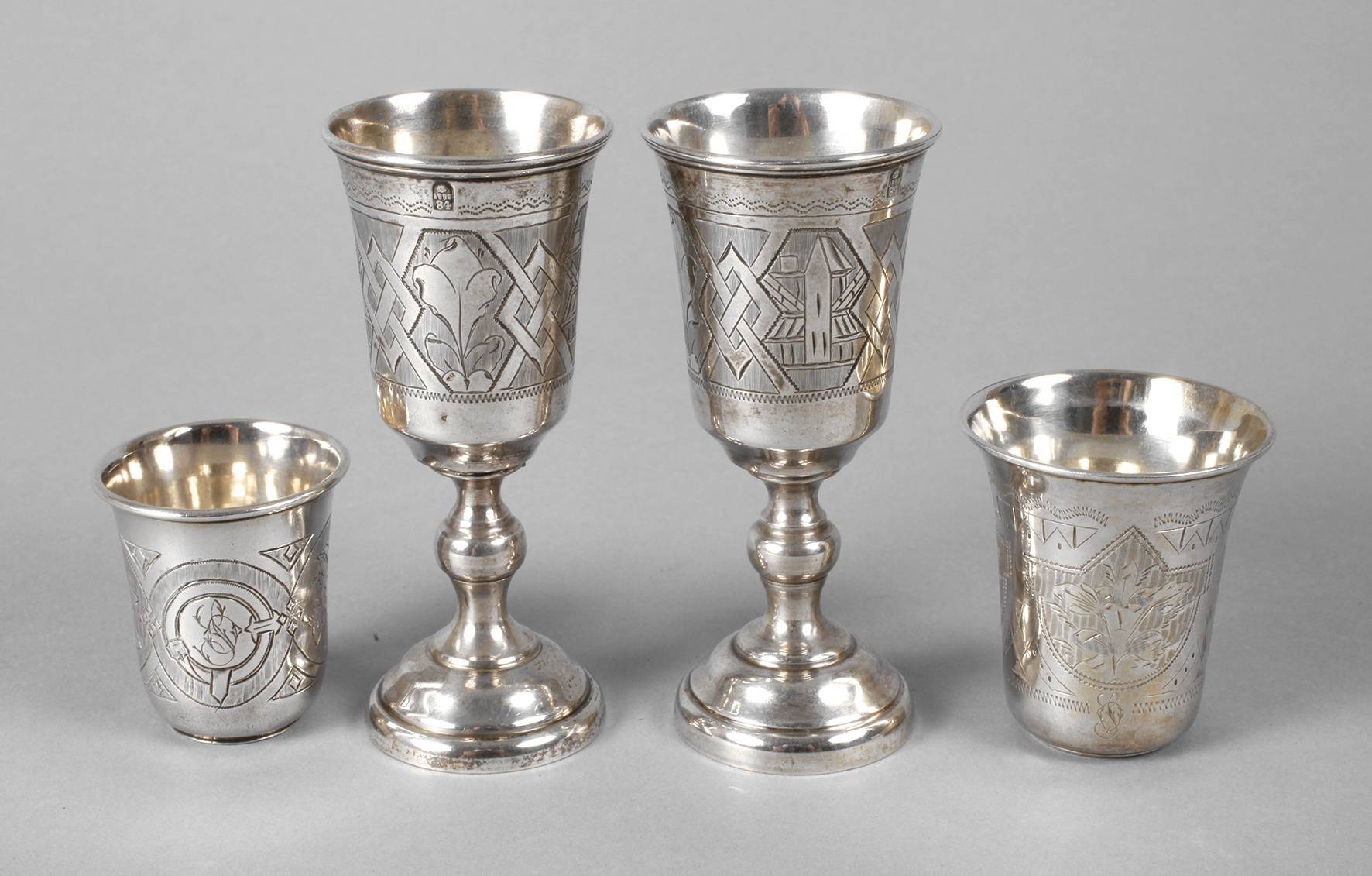 Russland vier Wodkabecher mit Gravur