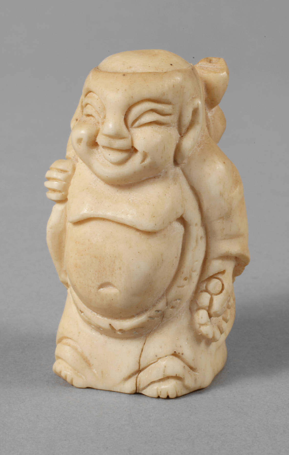 Beinschnitzerei Hotei