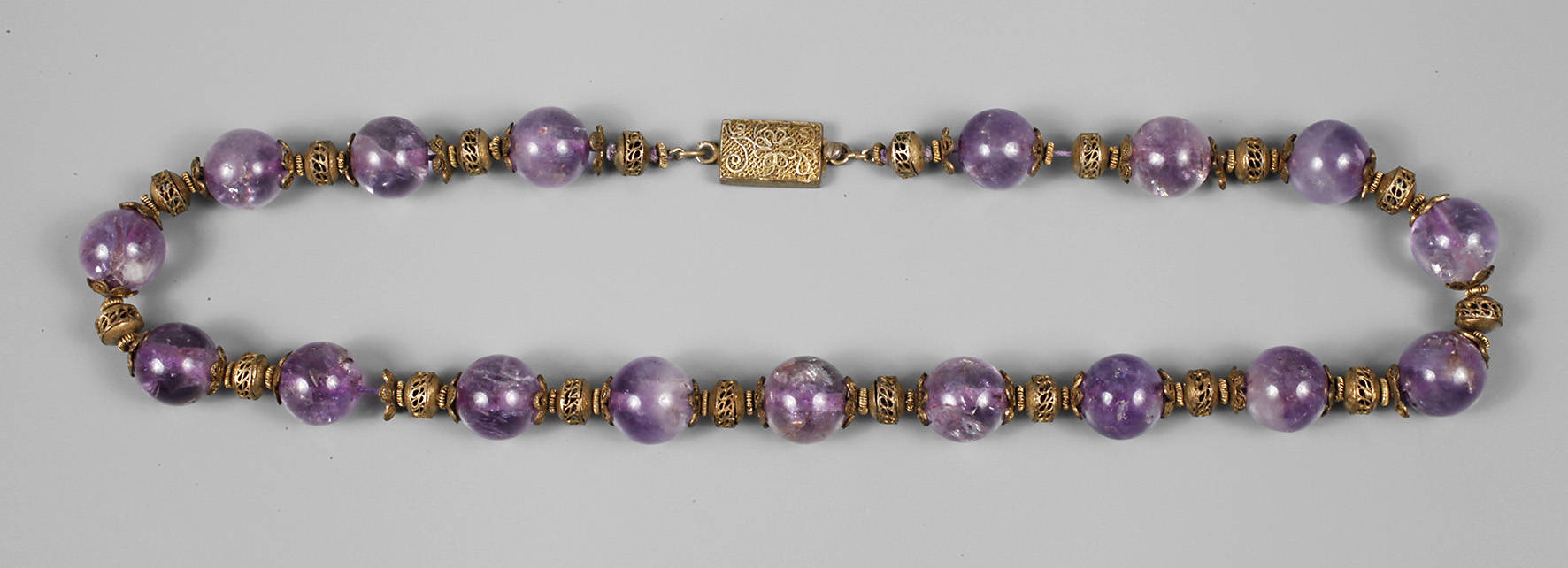 Kette China mit Amethystkugeln