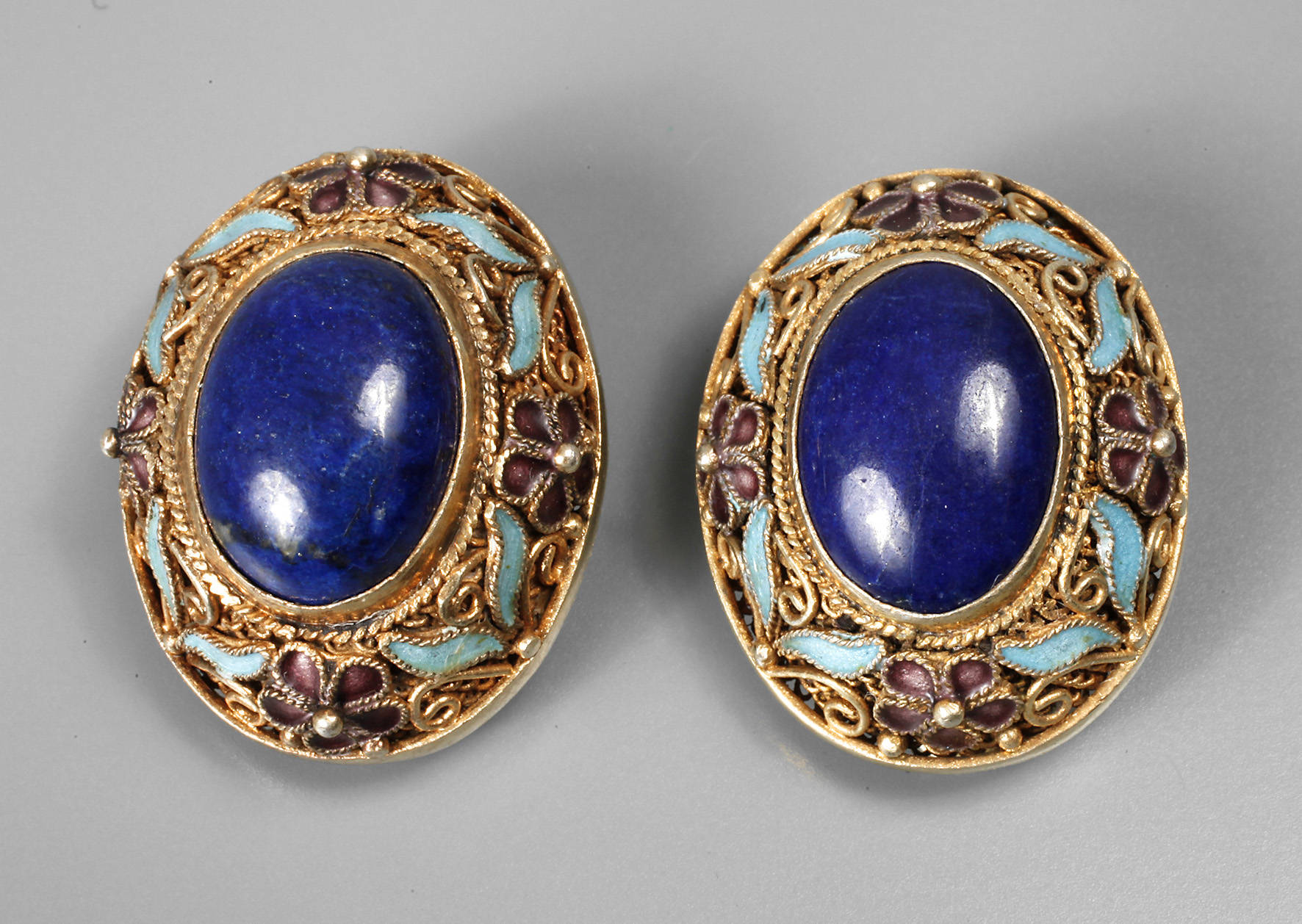 Paar Ohrclips mit Lapislazuli und Email