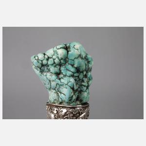 Türkisnugget auf Silberfuß