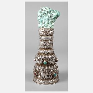 Türkisnugget auf Silberfuß