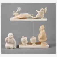 Drei Beinschnitzereien111