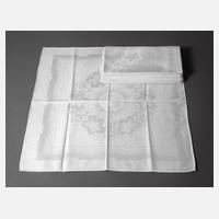 Zwölf Servietten Blütenkranzdekor111