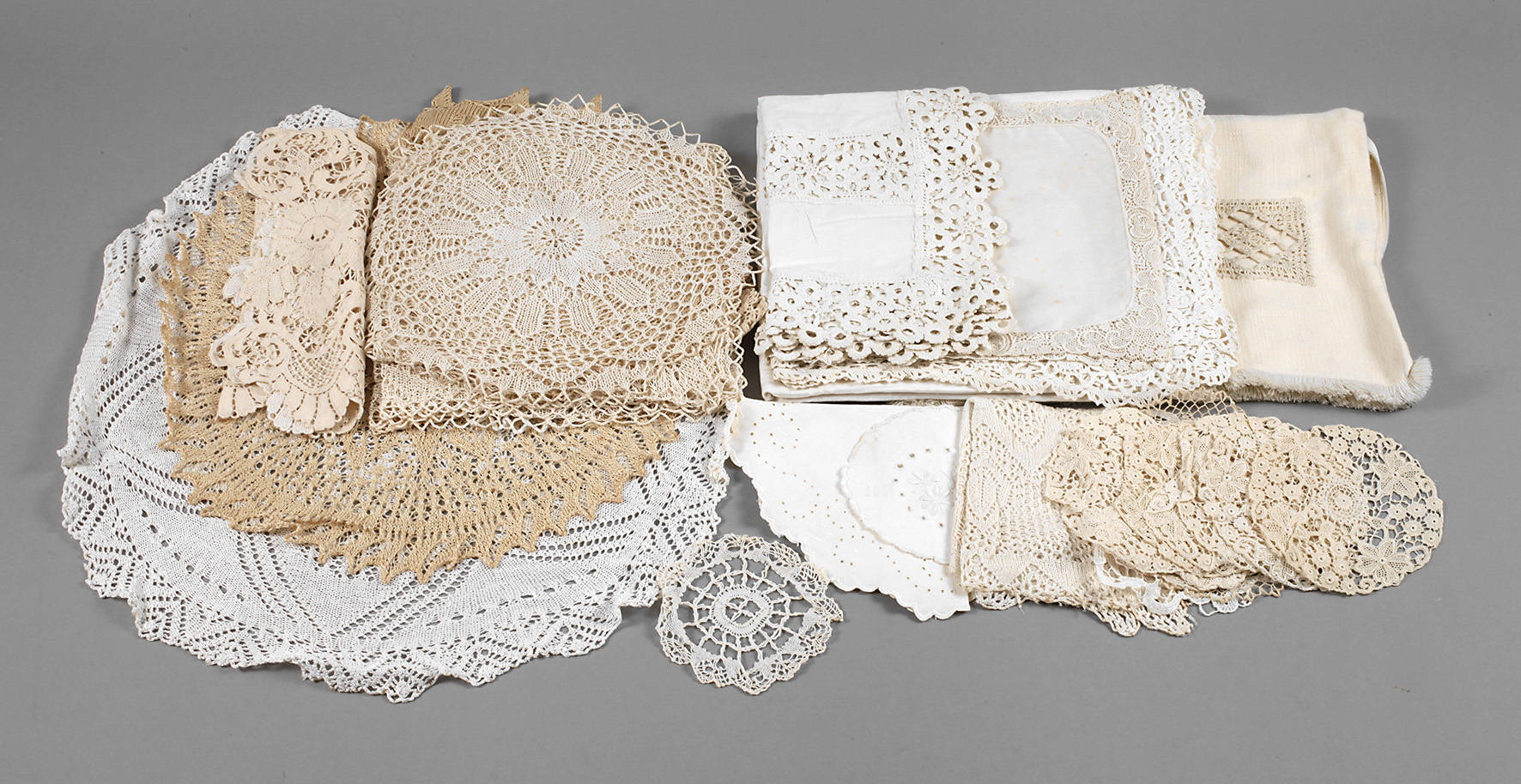 Konvolut Spitzendeckchen