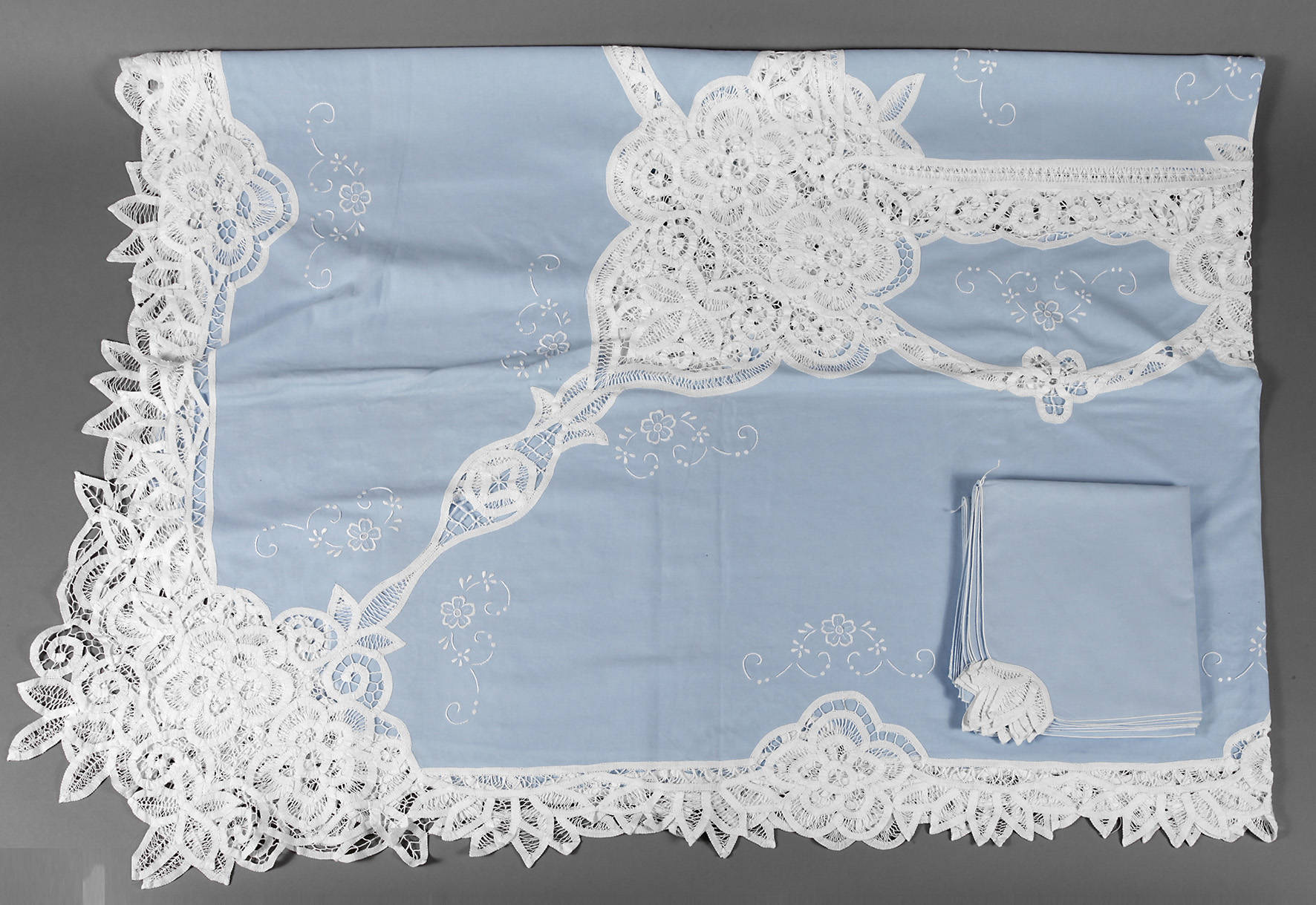 Tafelgarnitur Bändchenarbeit