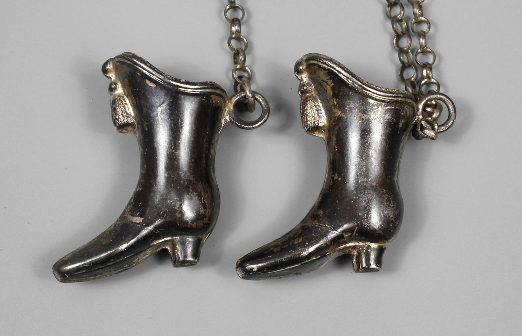 Häkelnadelbehälter als Stiefeletten