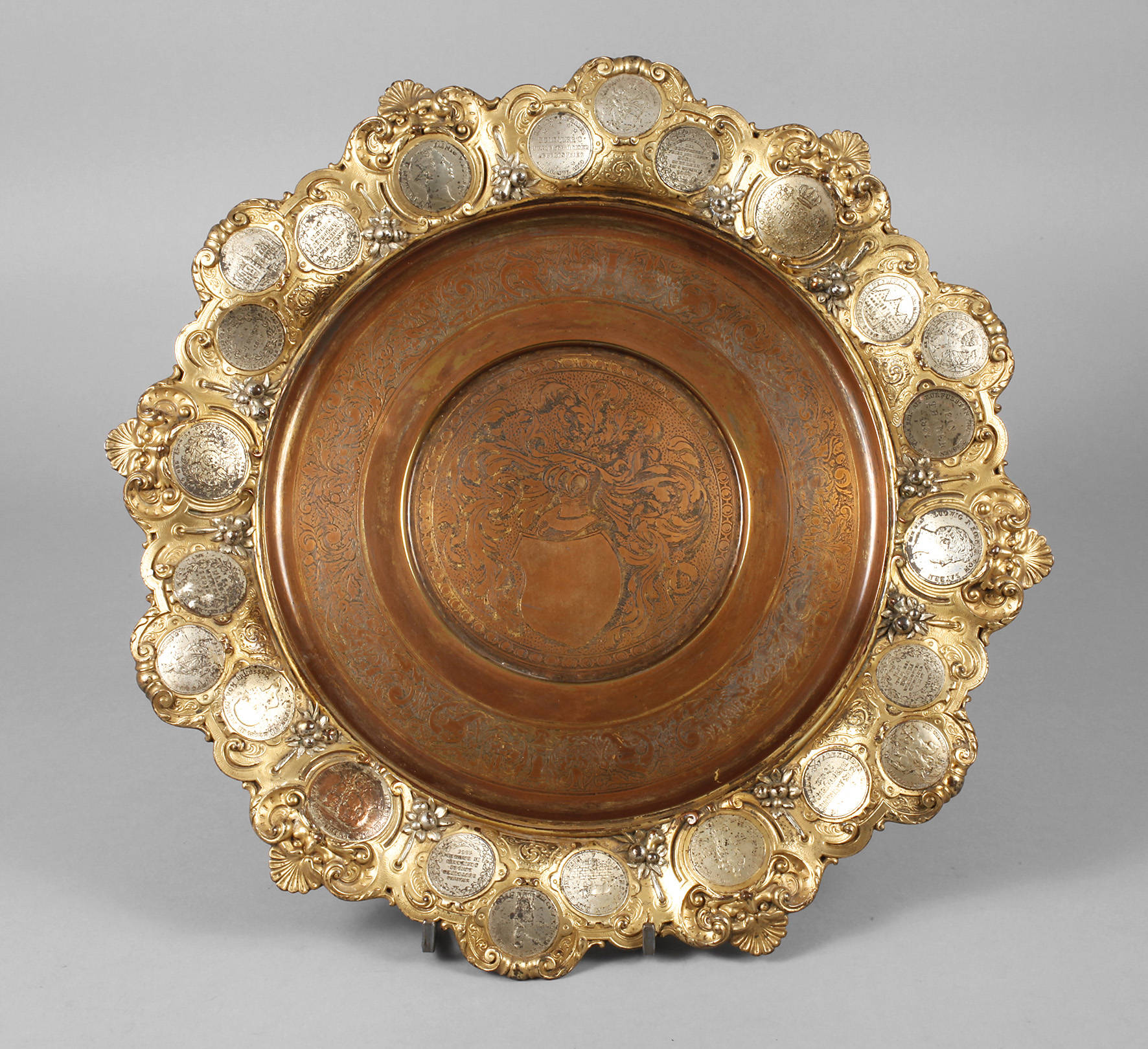 Prachtvoller Münzteller