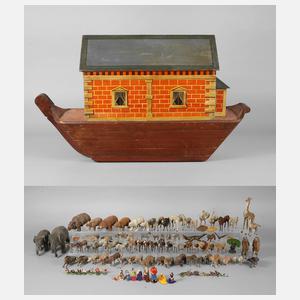 Große Schiffsarche mit zahlreichen Tuchstaubtieren