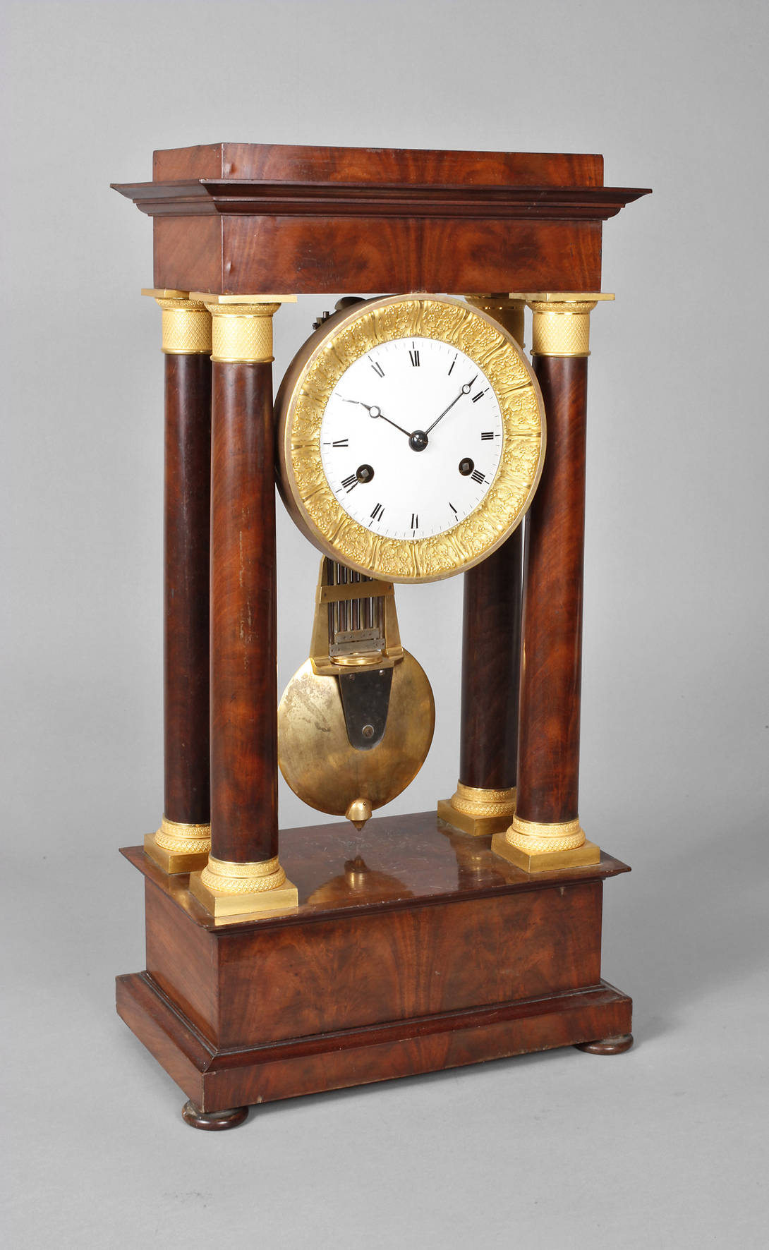 Feine Portaluhr Biedermeier