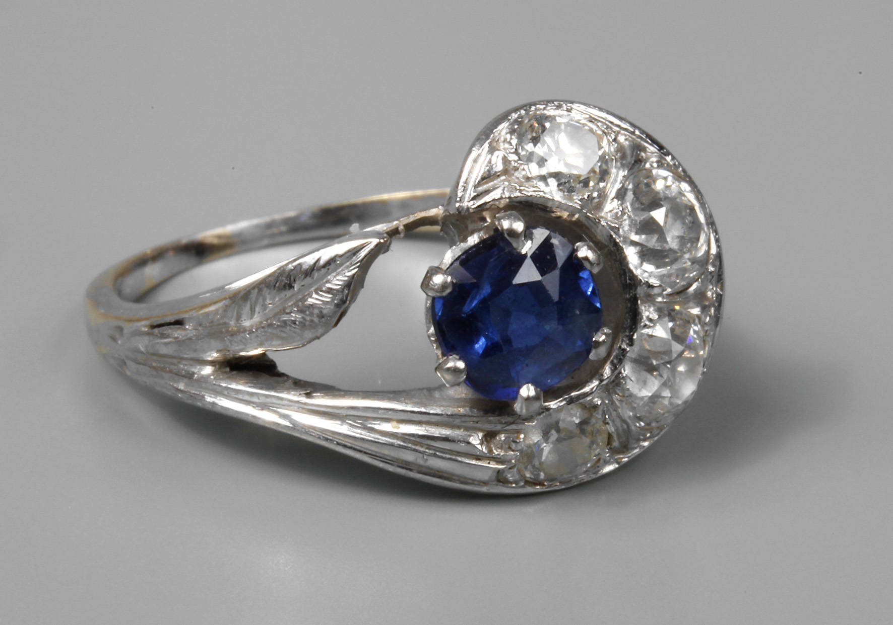 Damenring mit feinem Saphir und Brillanten ca. 0,8 ct