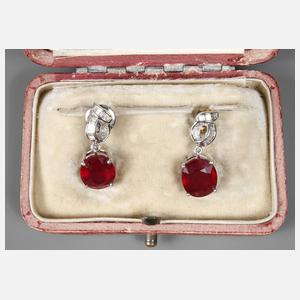 Paar Ohrhänger besetzt mit feinen Rubinen