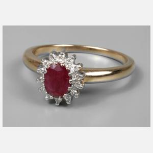 Damenring mit Rubin und Brillanten