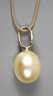 Anhänger mit großer Perle an Kette