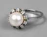 Damenring mit Perle und Brillanten