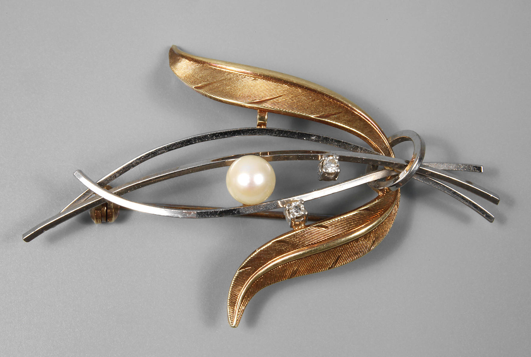 Brosche mit Brillanten und Perle