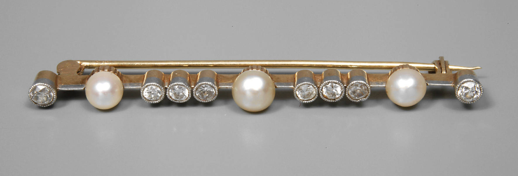 Stabbrosche mit Brillanten und Perlen