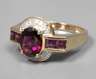 Damenring mit Rhodolithen und Diamanten