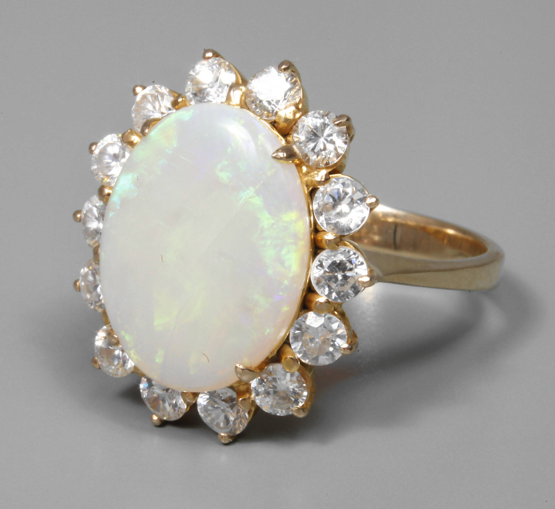 Damenring mit Edelopal