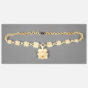 Elfenbeincollier, Erbacher Rose