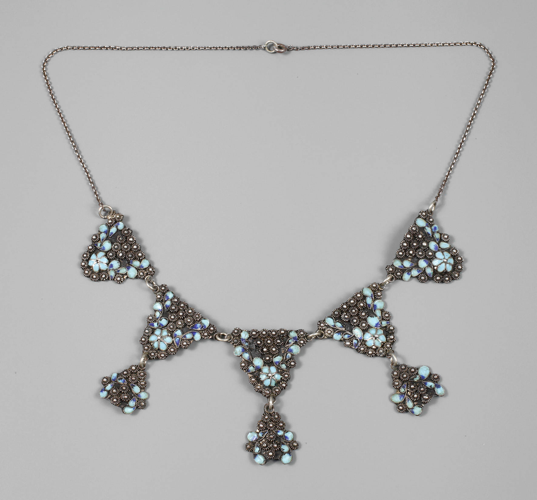 Collier mit Emaileinlage