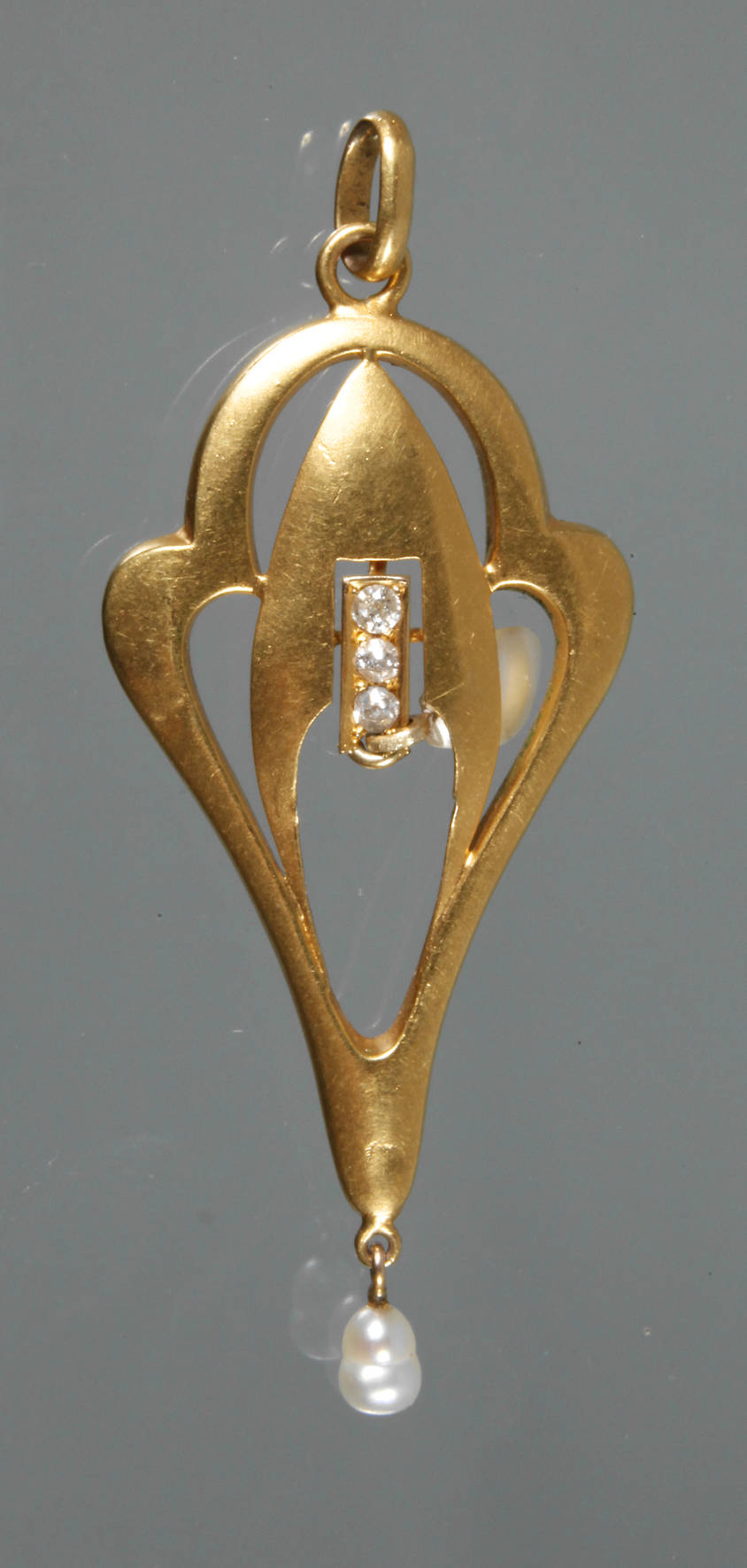 Anhänger mit Perlen und Brillanten