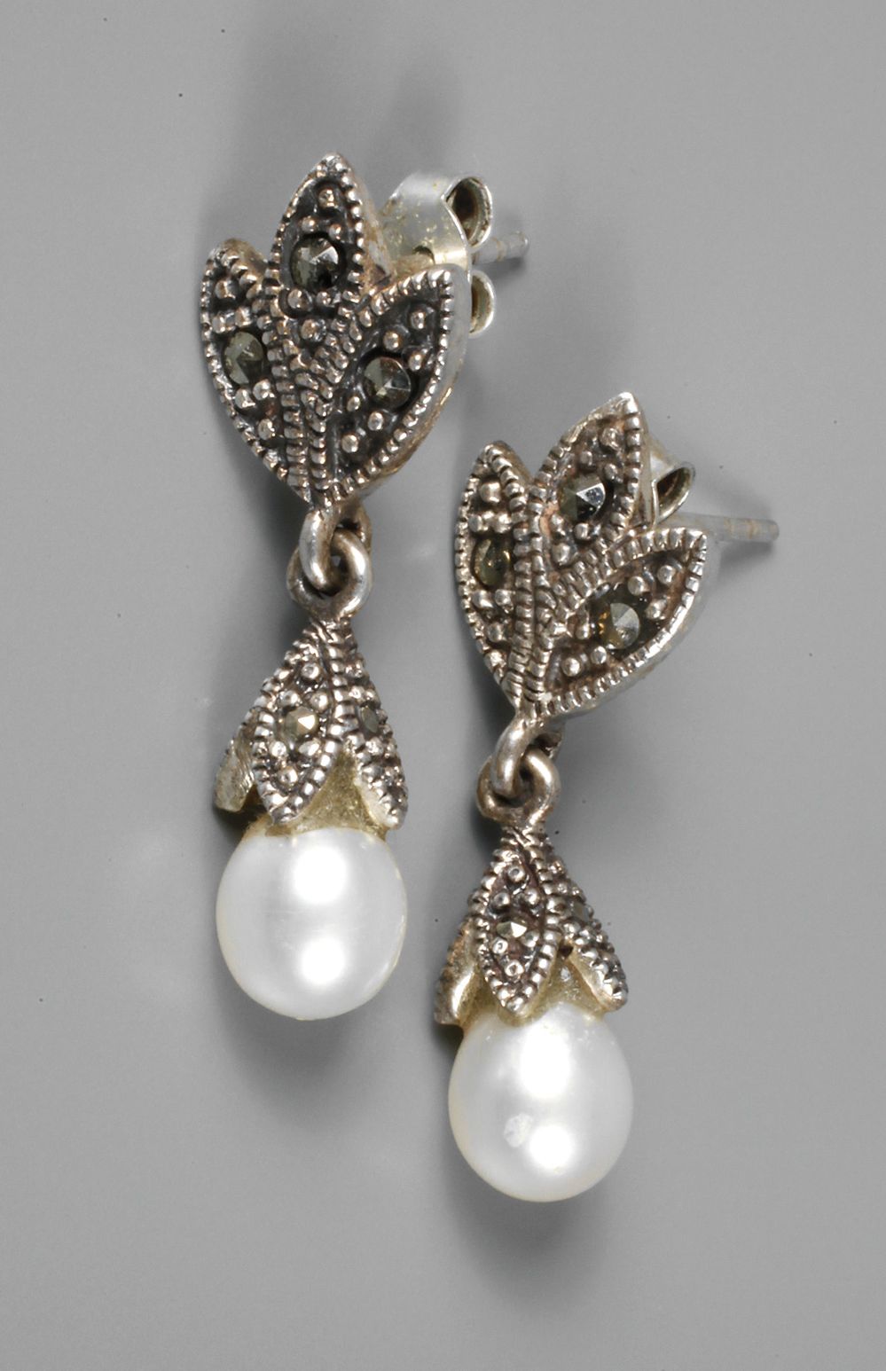 Paar Ohrstecker mit Markasiten und Zuchtperle