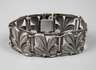 Breites Armband mit Blattdekor