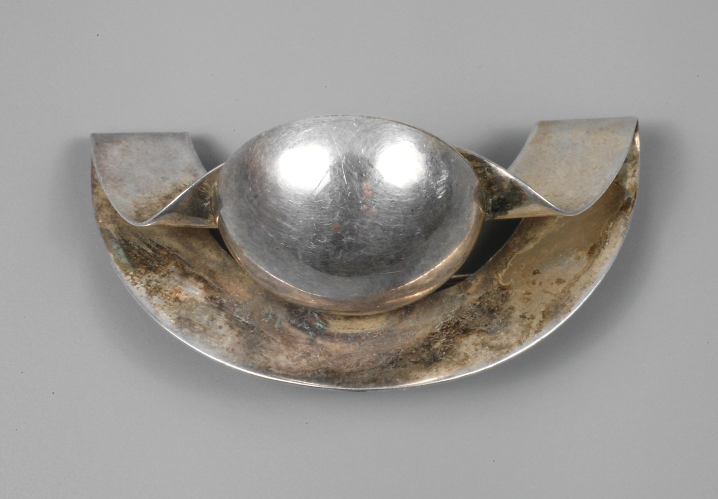 Ungewöhnliche Silberbrosche