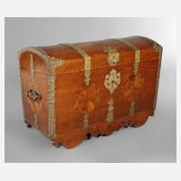 Große Runddeckeltruhe111