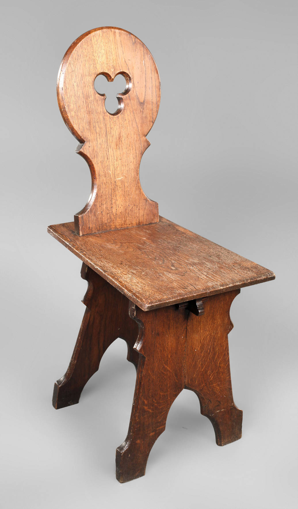 Neogotischer Brettstuhl