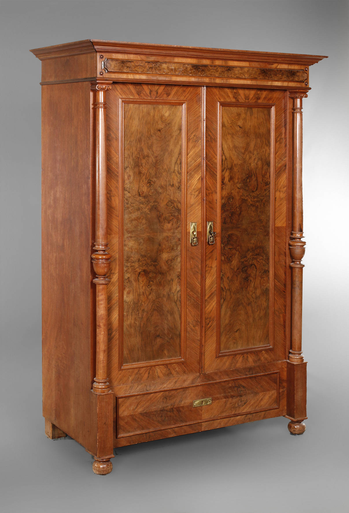 Kleiderschrank Gründerzeit