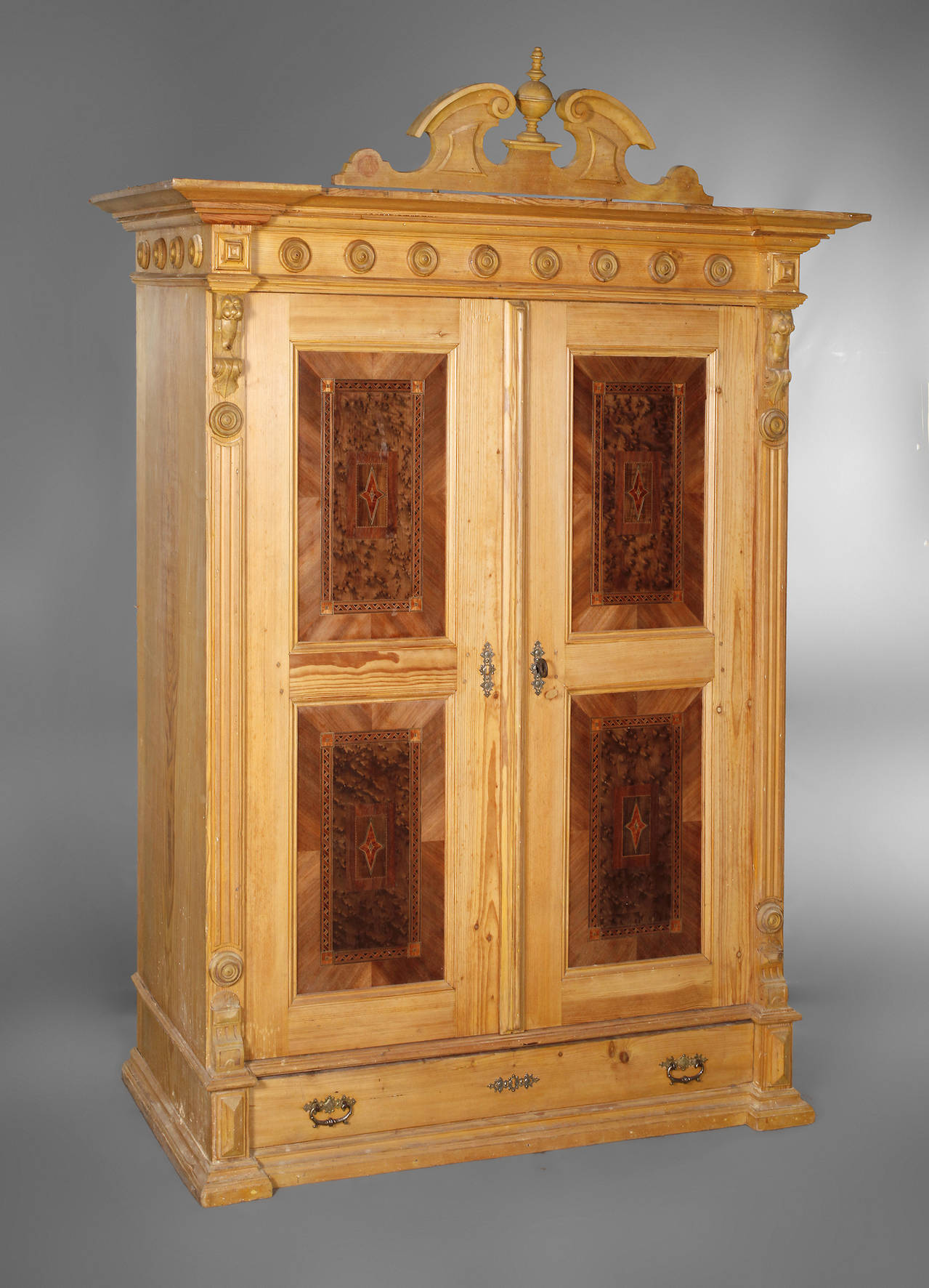 Kleiderschrank Historismus