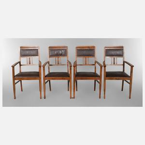 Vier Armlehnstühle