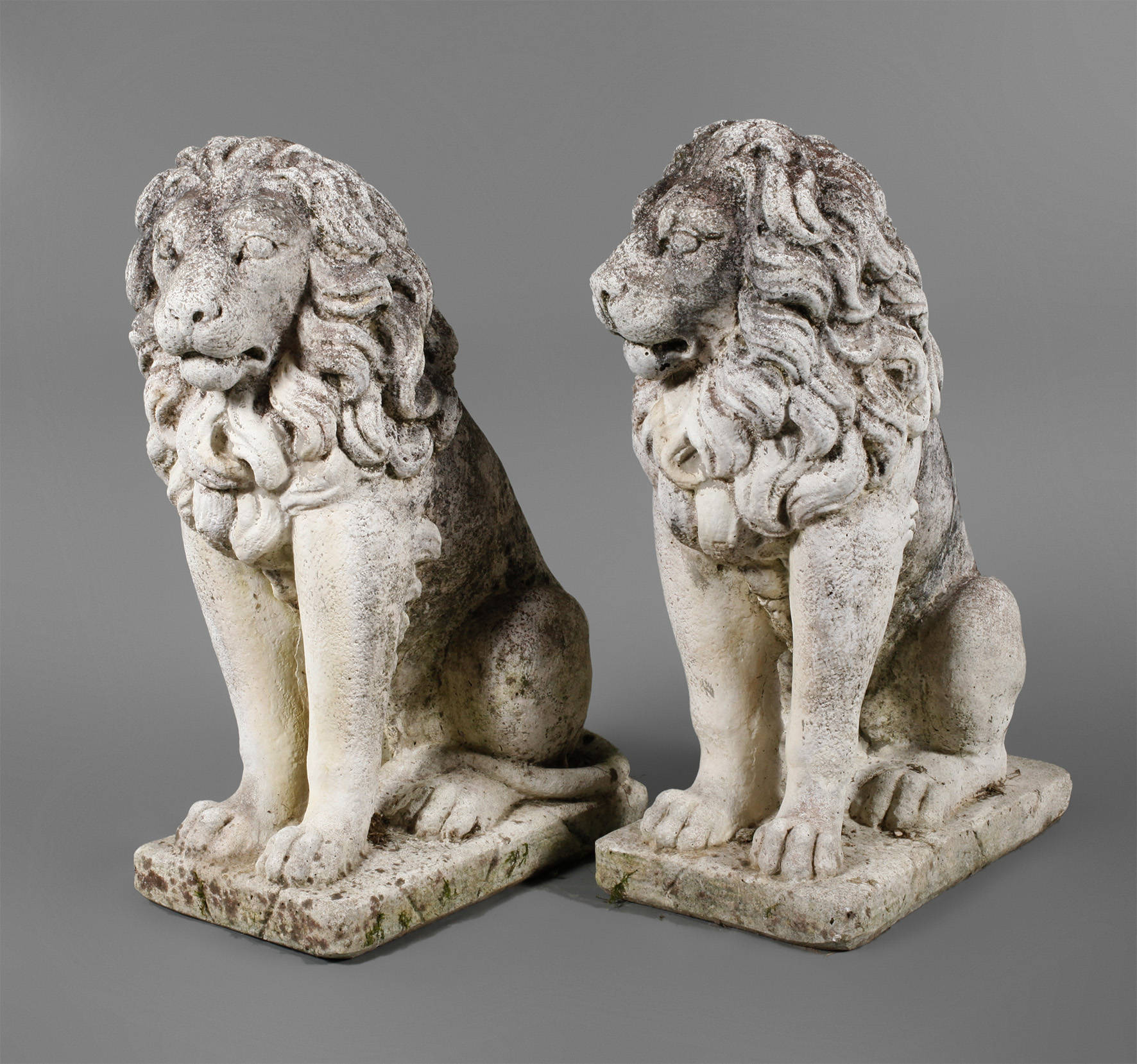 Paar Gartenplastiken