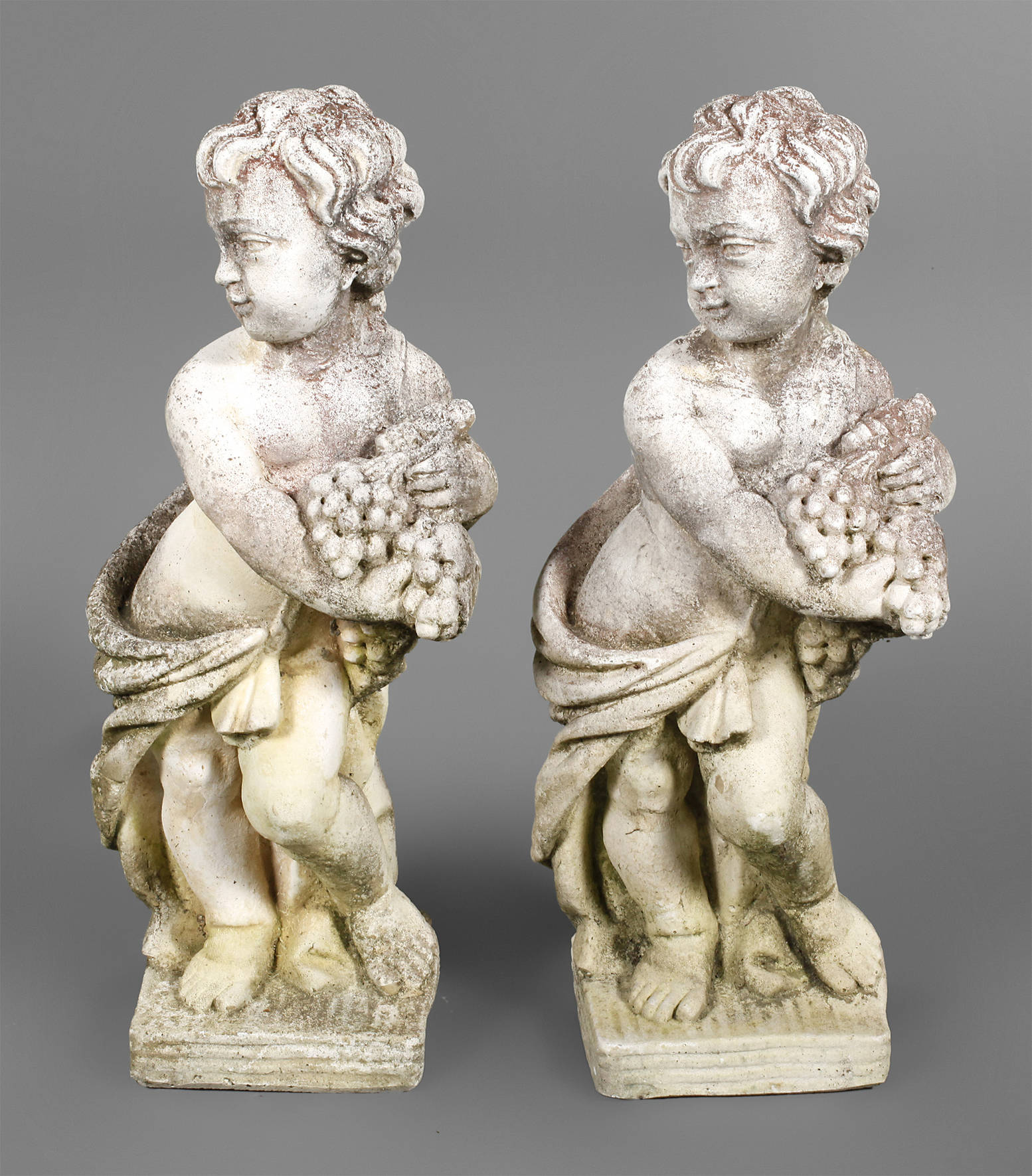 Paar Gartenplastiken