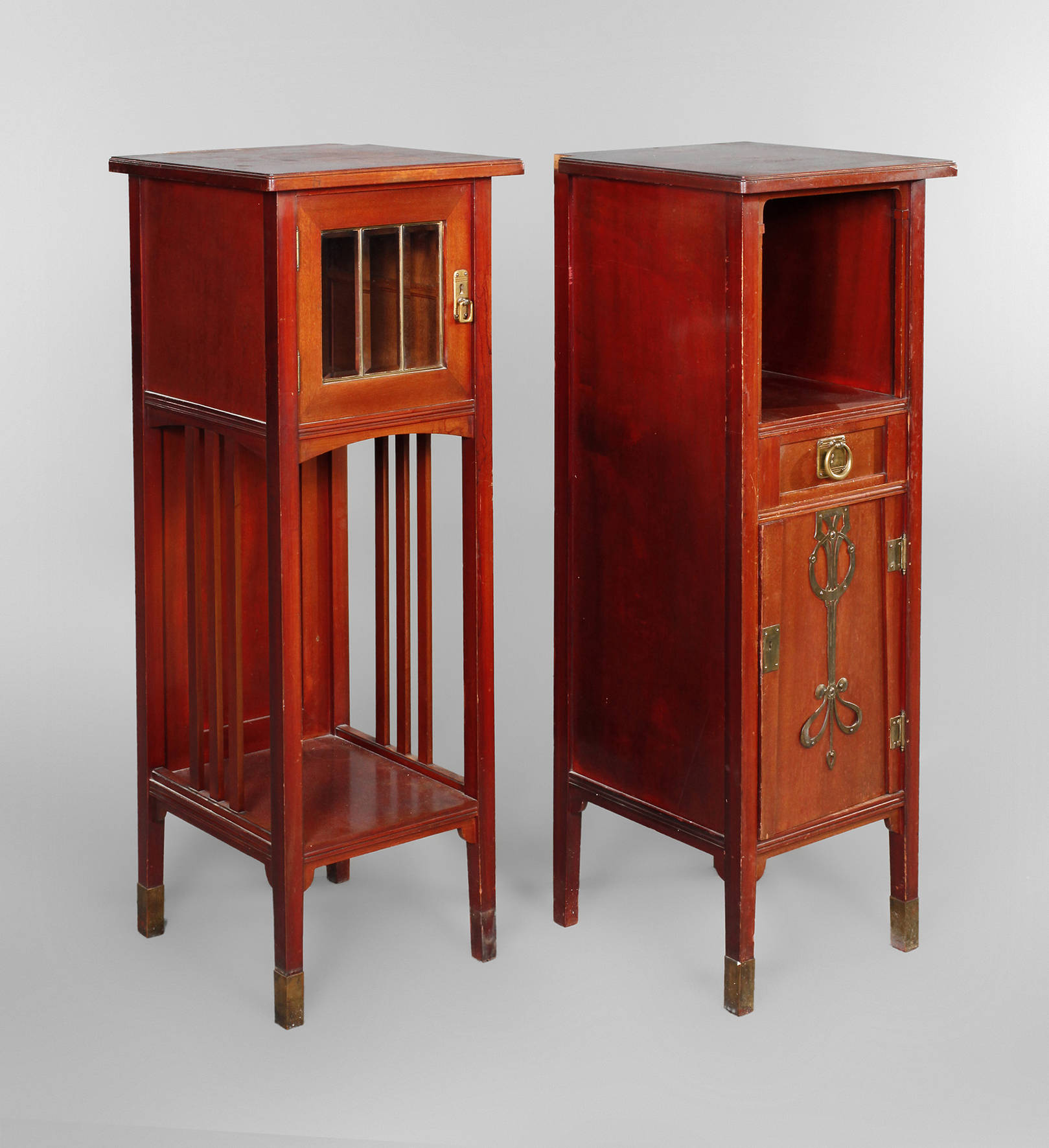 Zwei Pfeilerschränke Jugendstil