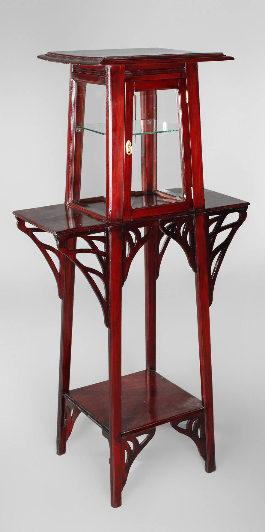 Postament mit Vitrinenaufsatz