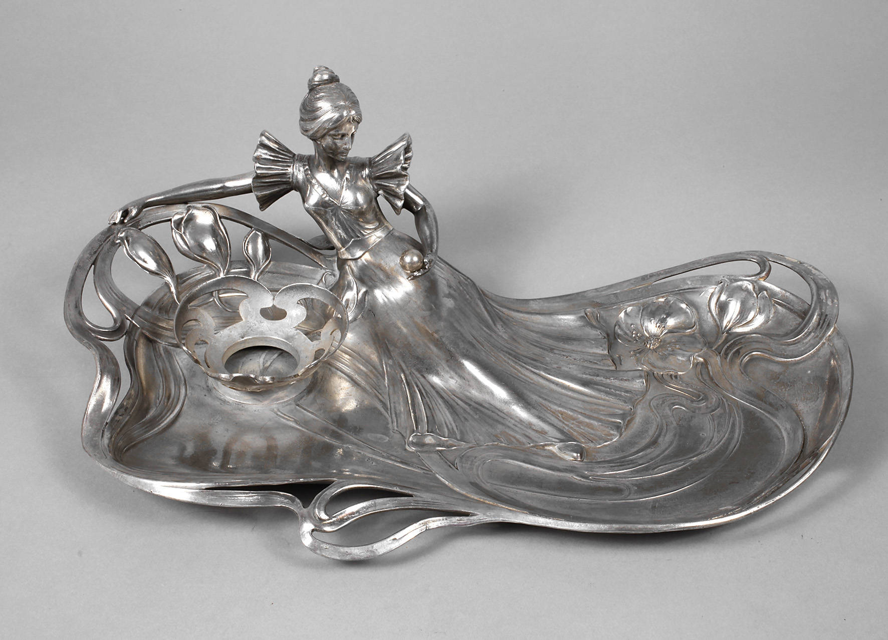 Figürliche Jugendstilschale
